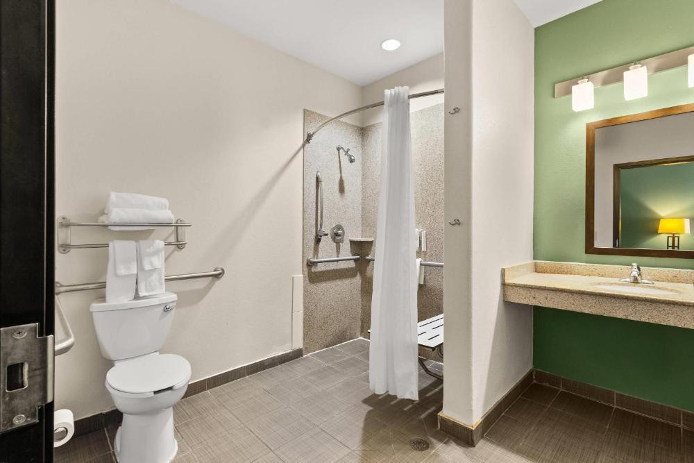 King Room - Accessible/Non Smoking interior
